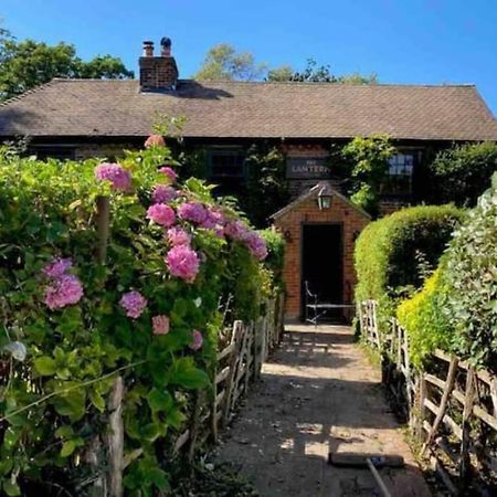 17Th Century Boutique Getaway In The Countryside Leilighet Martin Mill Eksteriør bilde